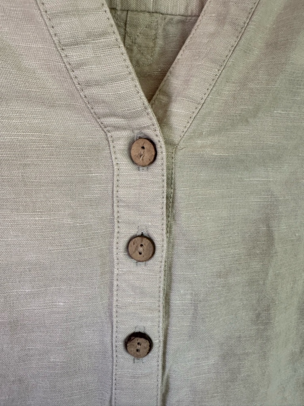 Eddie Bauer Natural Ivory Linen 1/2 button 3/4 Sleeve Tunic Shirt Size Medium - Picture 2 of 10